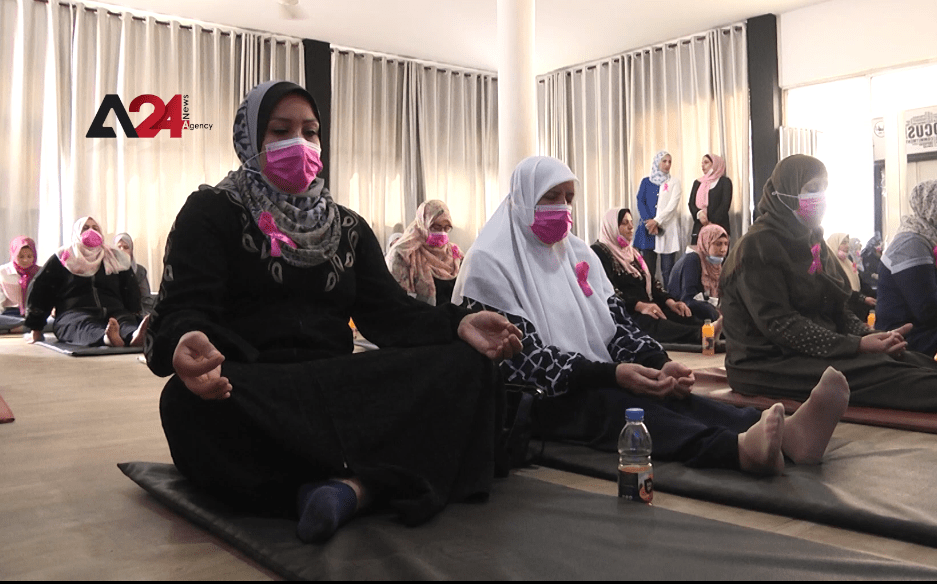 فلسطين – جلسة "يوغا" من أجل العلاج لمريضات السرطان في غزة