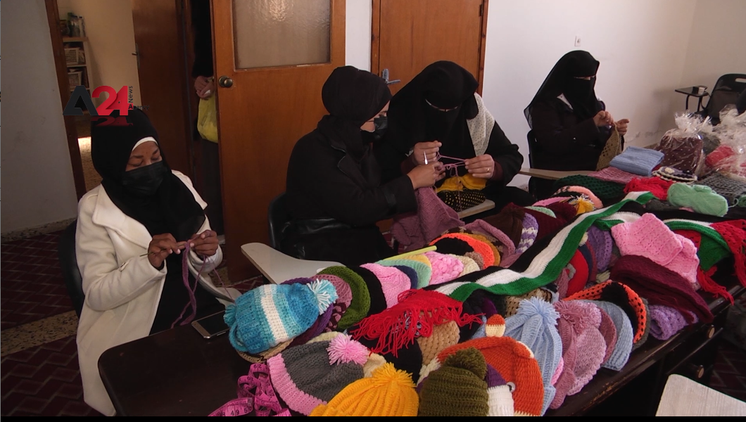 Palestine – Women launch “Warmth” initiative to make woolen clothes for poor