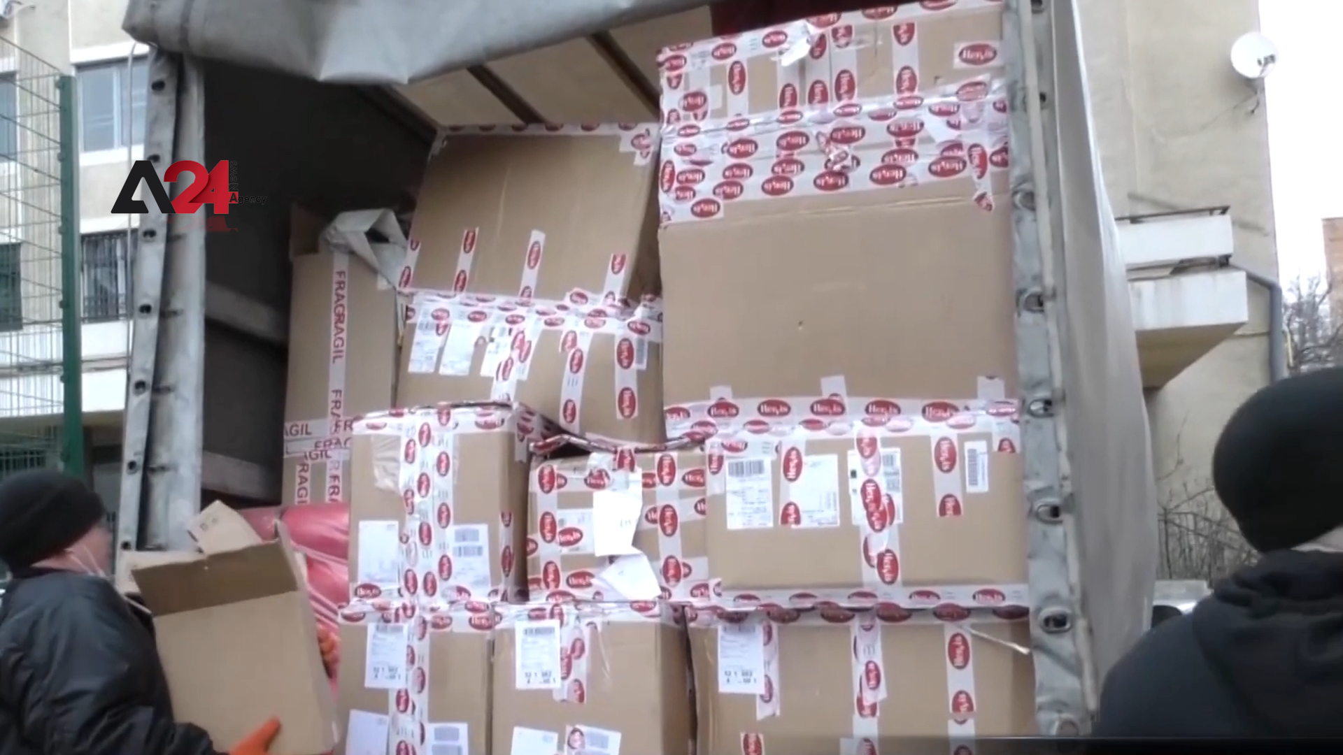 Ukraine - Warehouses become center for receiving and distributing aid