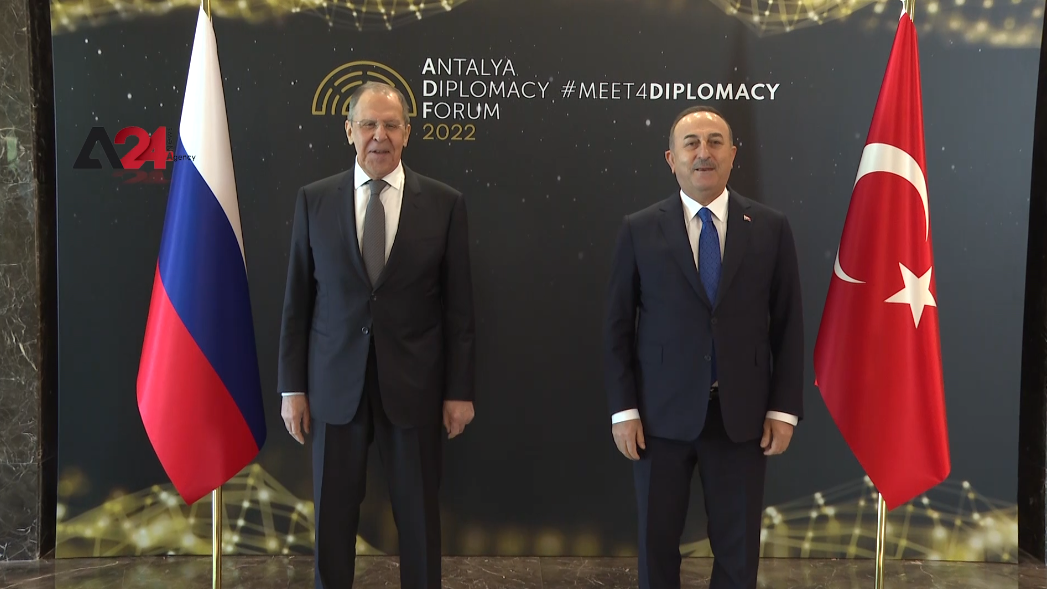 تركيا- انطلاق المحادثات الثلاثية بين أوكرانيا وروسيا وتركيا في انطاليا