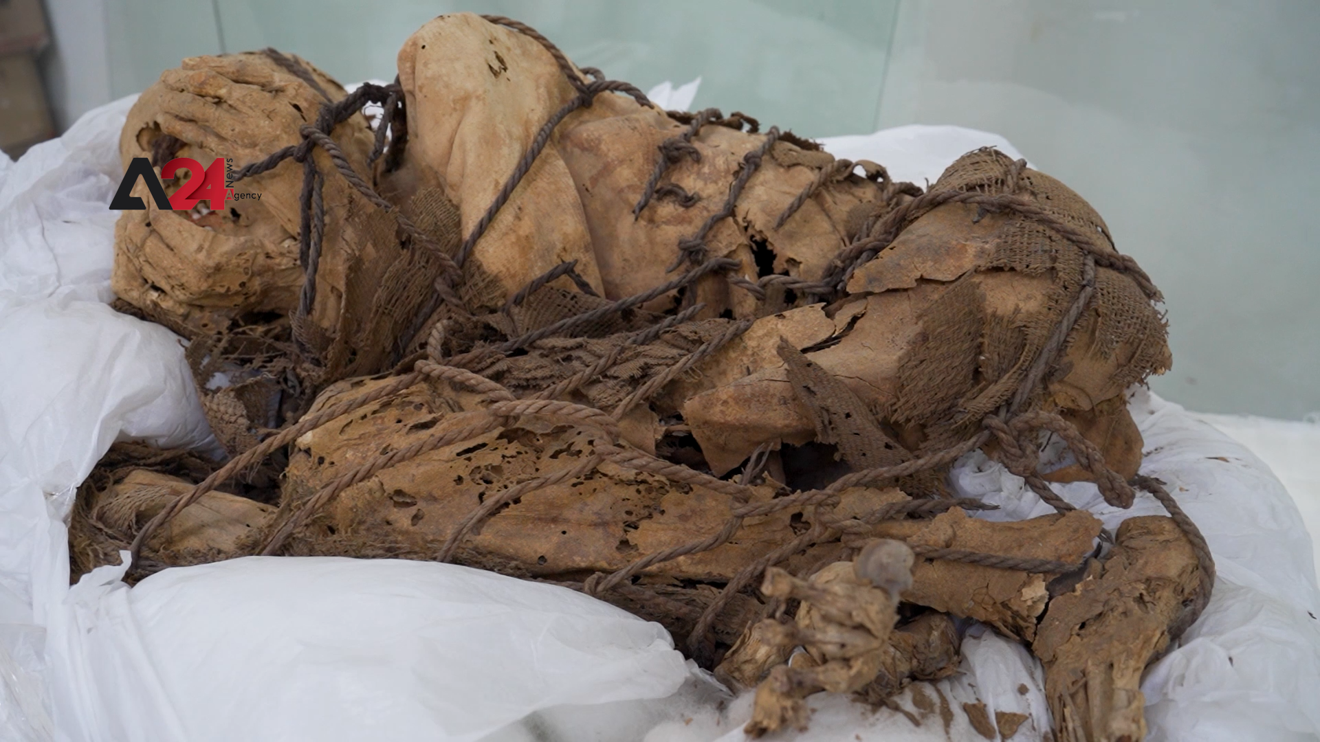 Peru- Archeologists discover 800-year-old Pre-Inca mummy in Peru