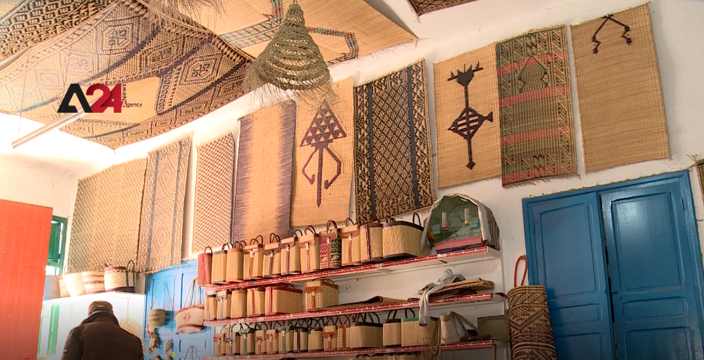 Tunisia – Straw rugs craftsmen innovate new products to save the industry from extinction